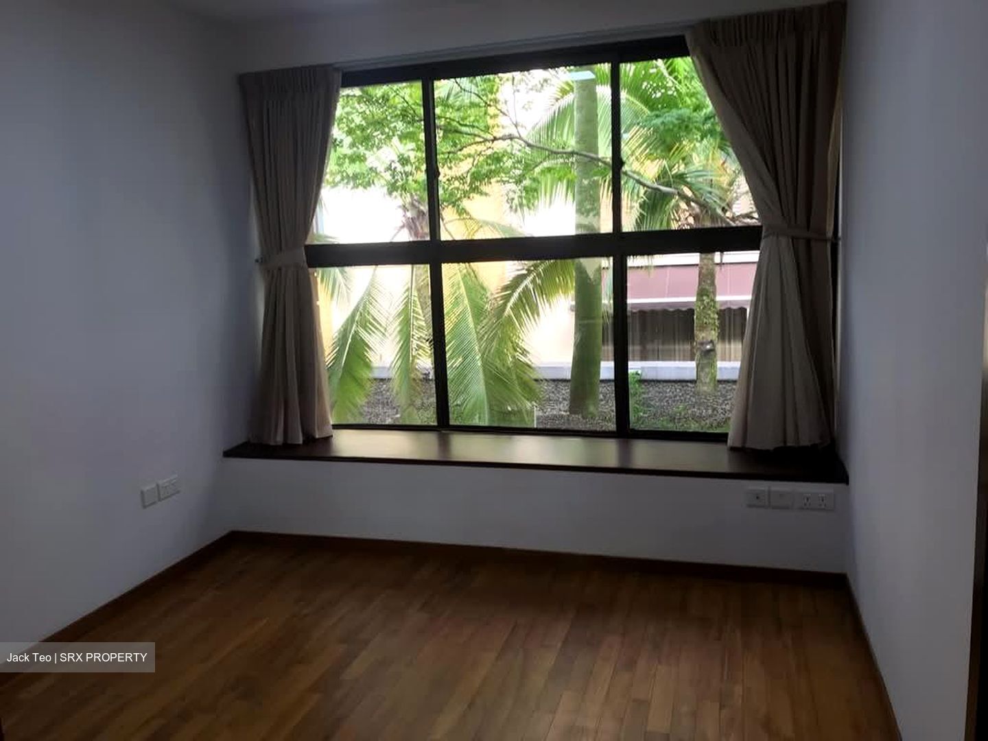 Holland Link (D10), Terrace #575493551